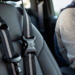 Kaip išsirinkti geriausią nemokamą šuns saugos diržą savo automobiliui – „Dogington Post“.